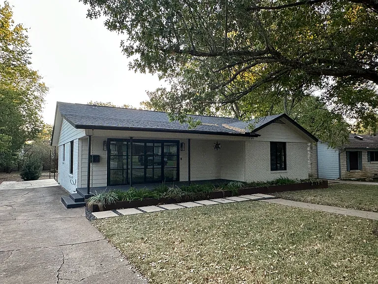 4711 Fairview Dr — Photo 5