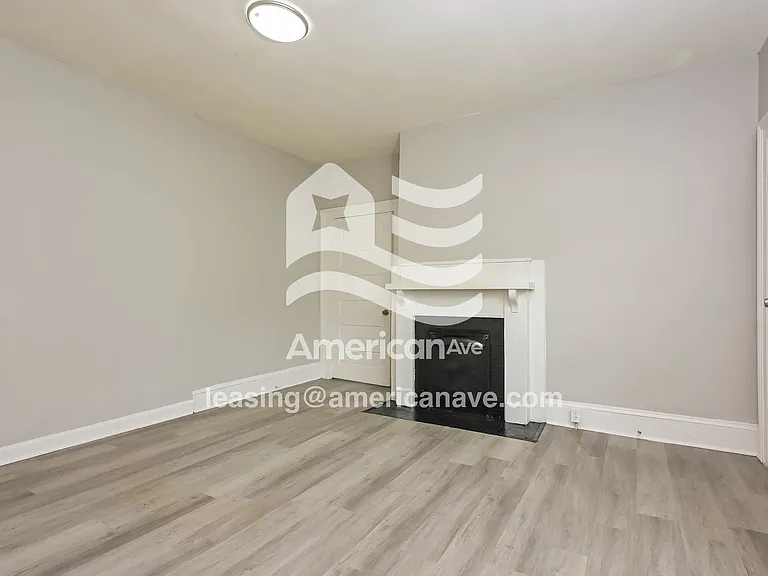 845237_008_bedroom_8.jpg