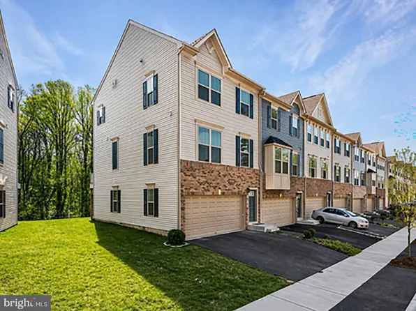 19753 Green Village Dr, Montgomery Village, MD 20886