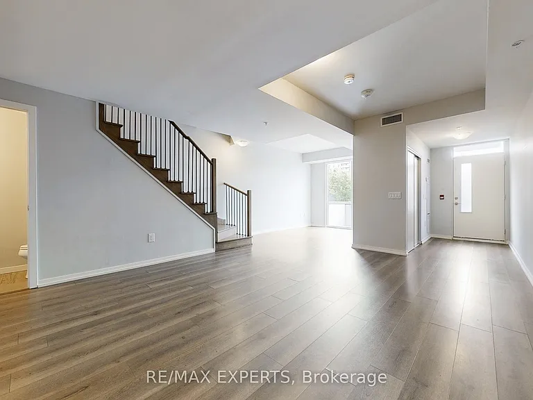 3237 Bayview Ave #Townhouse 106 — Photo 3