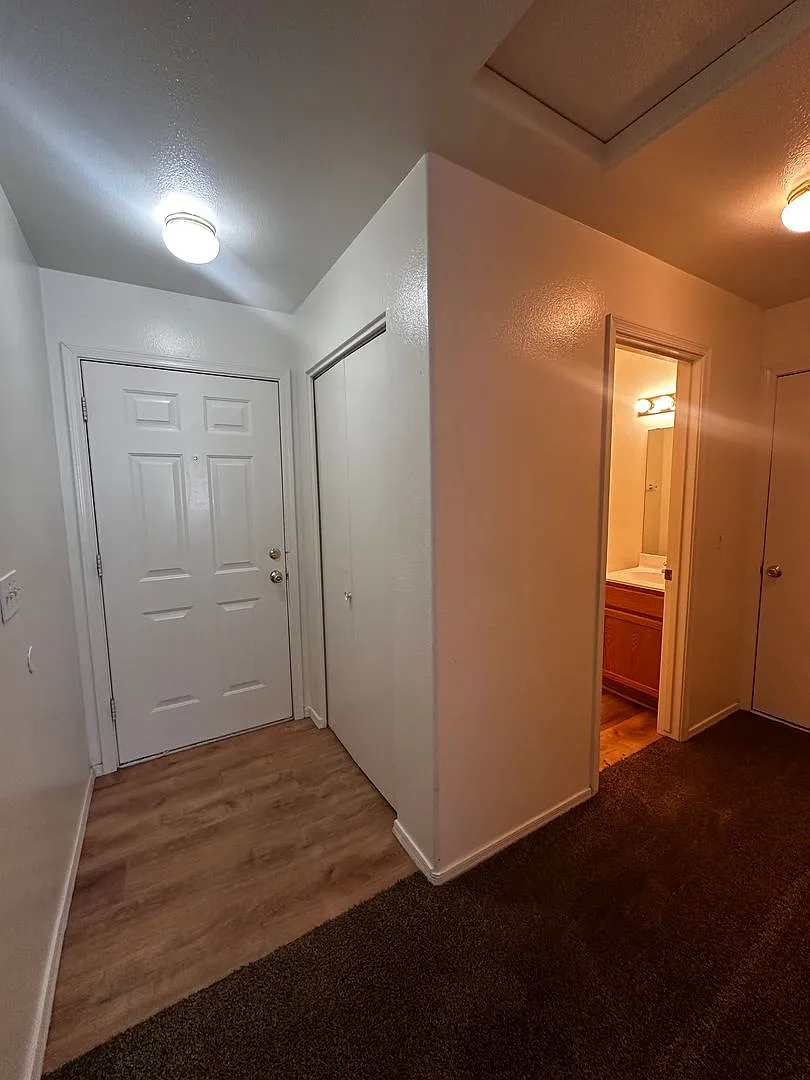 3329 Armour Lane — Photo 2