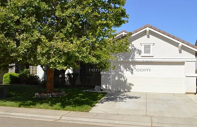 8250 Fanning Way photo 1