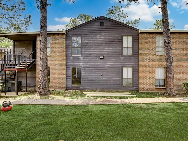 7200 W T C Jester Blvd #904 — Photo 6