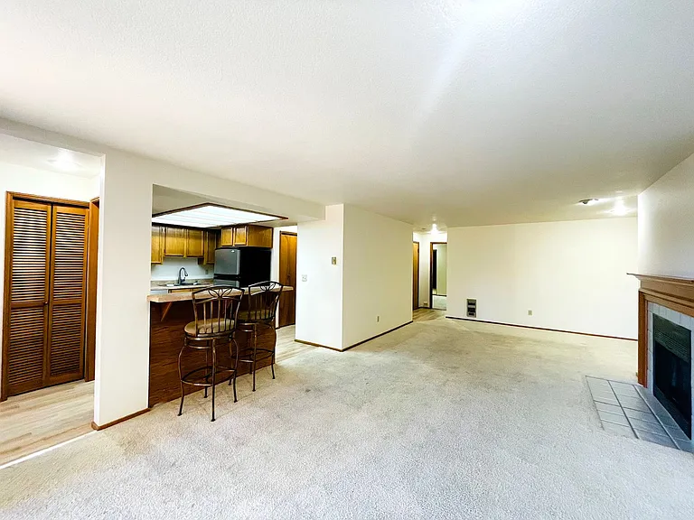 9910 NE 119th St #202 — Photo 2