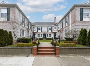 43 Cranford Ln, Grosse Pointe, MI 48230