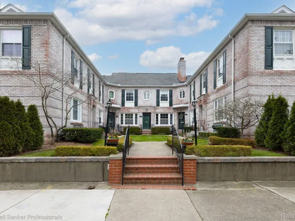 43 Cranford Ln, Grosse Pointe, MI 48230