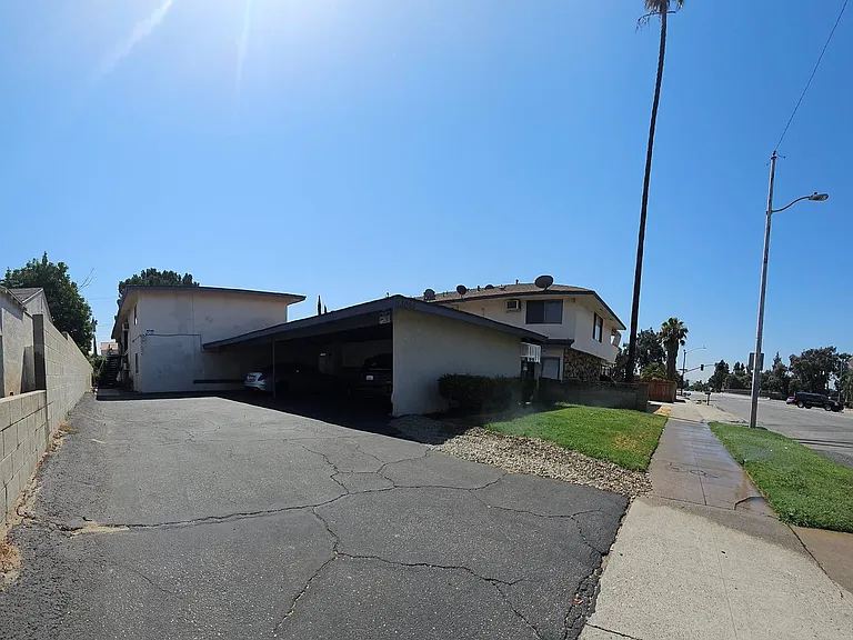 3055 N East St #3 — Photo 23