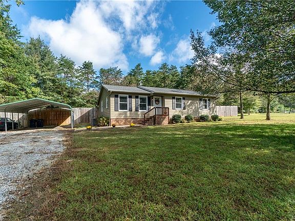 2nd image of 2663 Lenore Dr