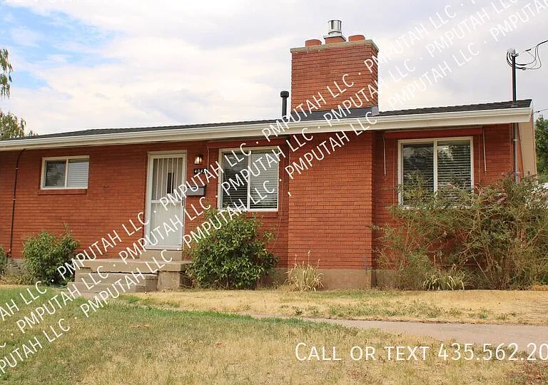 4042 S Porter Ave — Photo 2