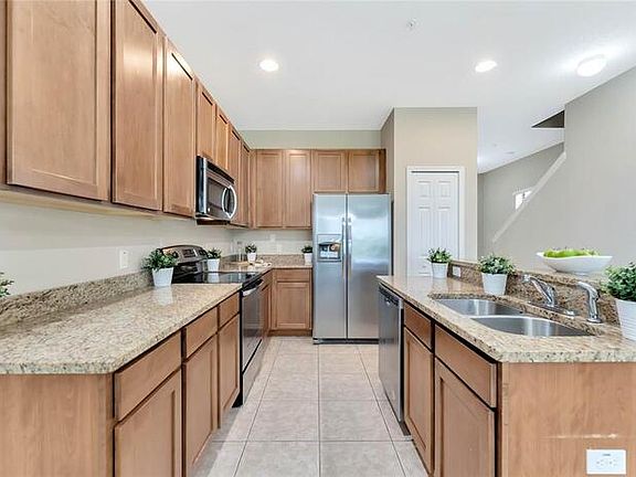 4th image of 20642 Maxim Pkwy