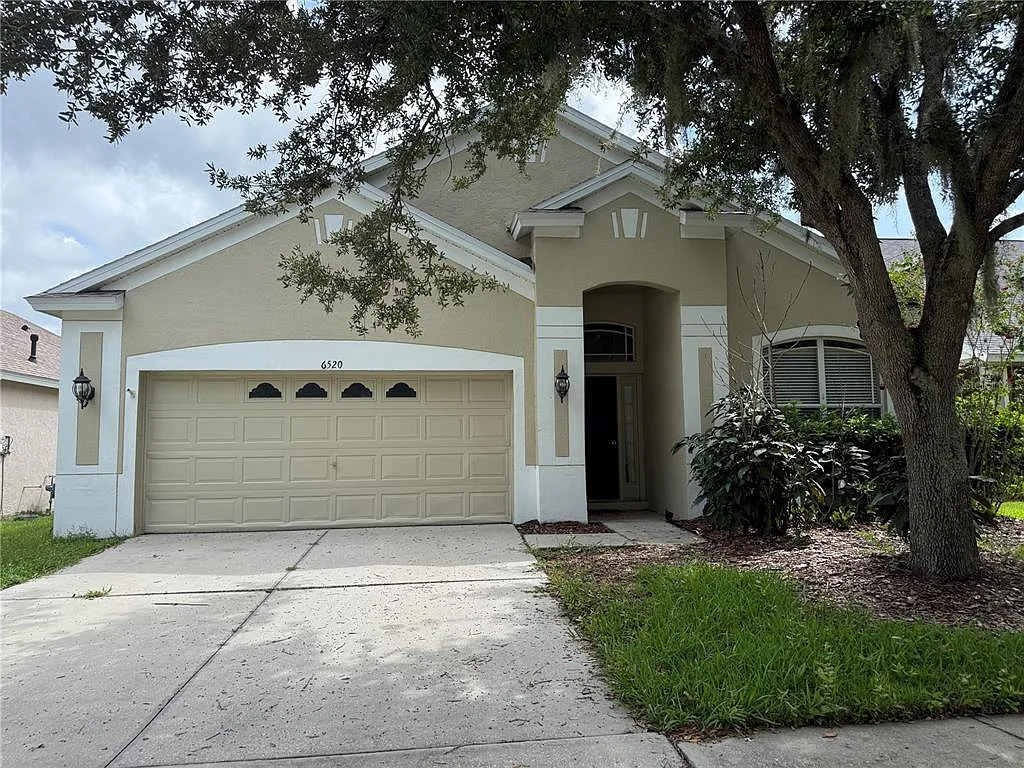 4 bed, 2.0 bath, 1908 sqft, $2,450 — Photo 2
