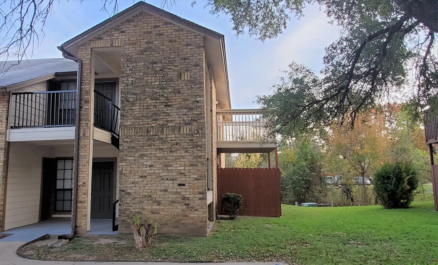 2 bed, 804 sqft, $1,100 — Photo 2