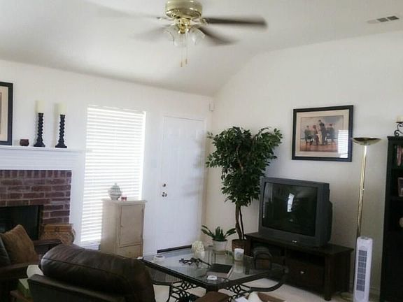 3rd image of 709 Stacie Ln