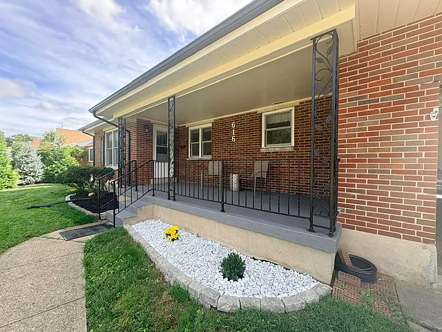 3 bed, 1272 sqft, $2,550 — Photo 3