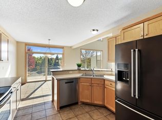 14179 Parkview Ln, Prior Lake, MN 55372