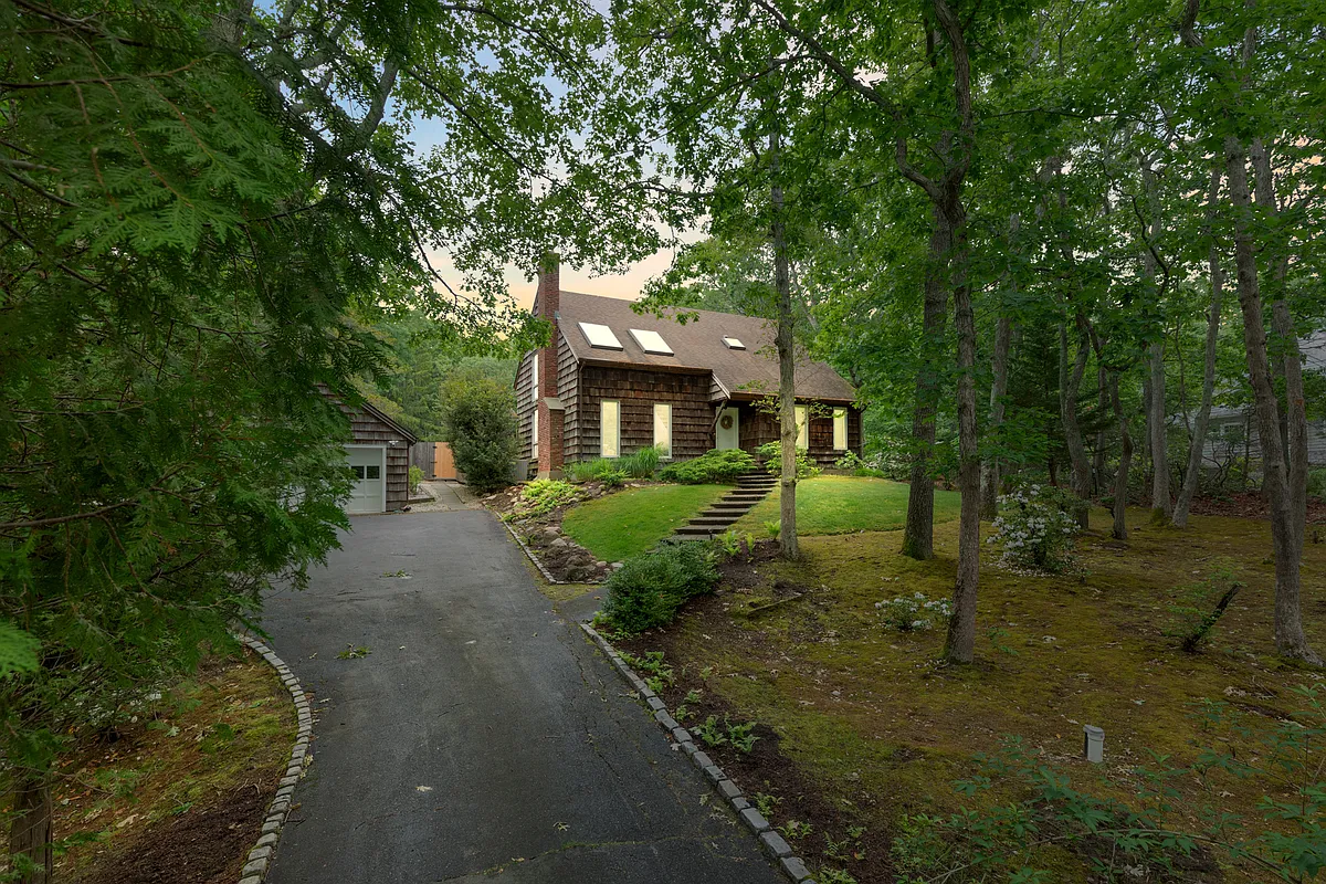 Building Photo - Larboard Dr