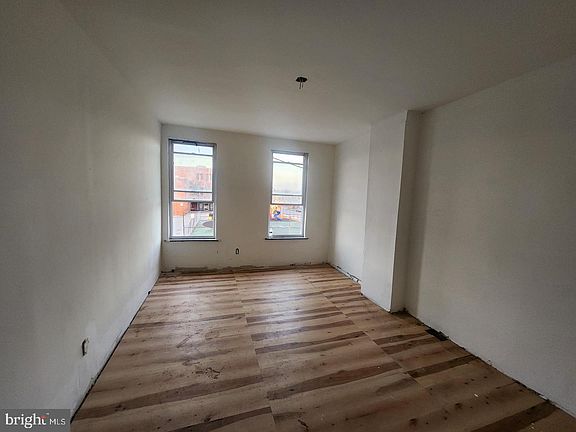 5th image of 409 S Pulaski St