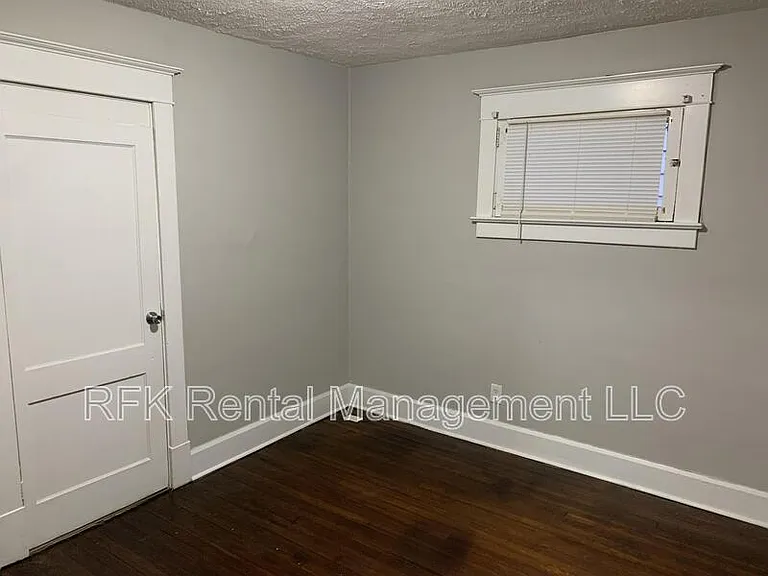 802 N Gray St — Photo 7