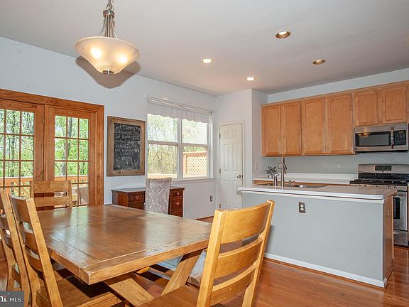 5th image of 7729 Sullivan Cir