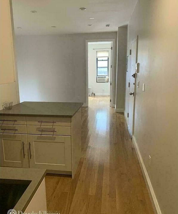 1st image of 435 27th Ave APT 1F