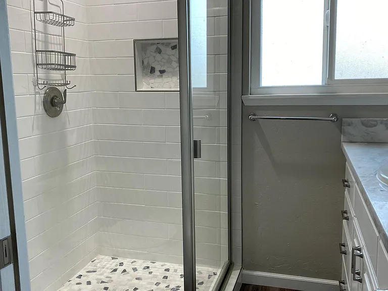 8 Hickory Dr — Photo 7