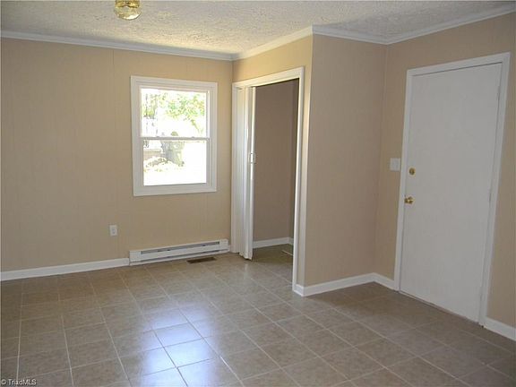 5th image of 814 Bowerwood Dr