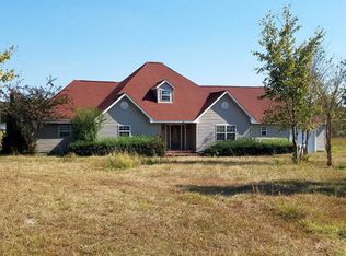 101 Cornfield Ln, Cottonwood, AL 36320