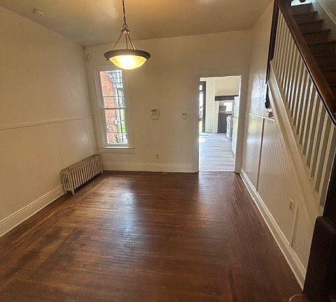 3rd image of 265 W Jackson St