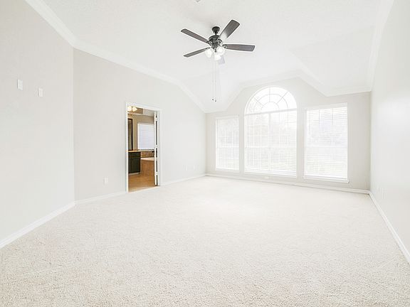 5th image of 960 Kingwood Cir