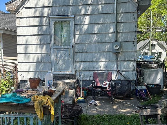 4th image of 225 Otis St