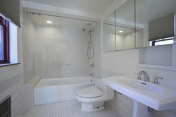 Sold by Domus Realty | media 3