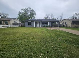 102 Charles Ln, Terrell, TX 75160