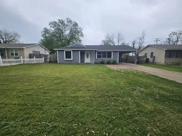 102 Charles Ln, Terrell, TX 75160