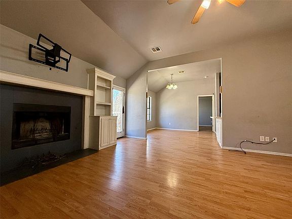 5th image of 900 Harrison St