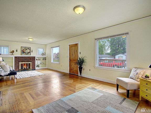 3rd image of 1527 Rainier Ave