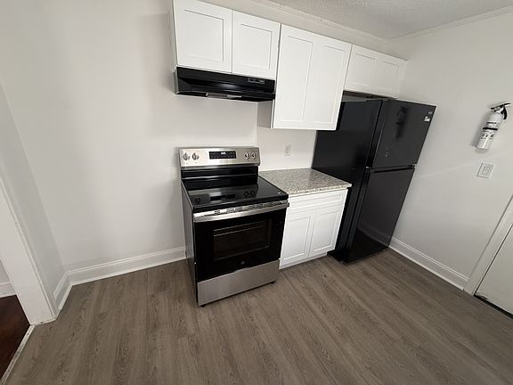 4th image of 2140 Burroughs Ave SE