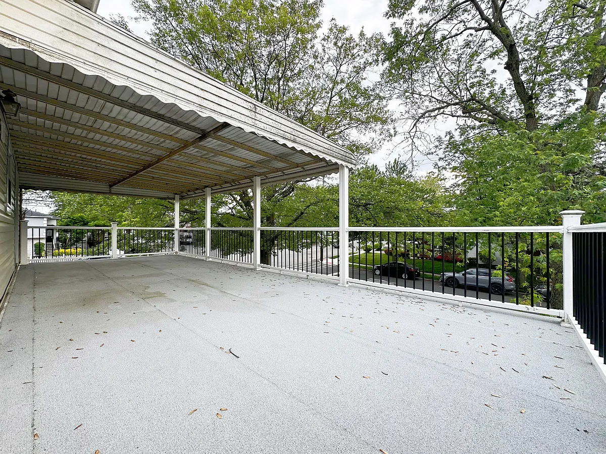Building Photo - 457 Genesee Ave #2F