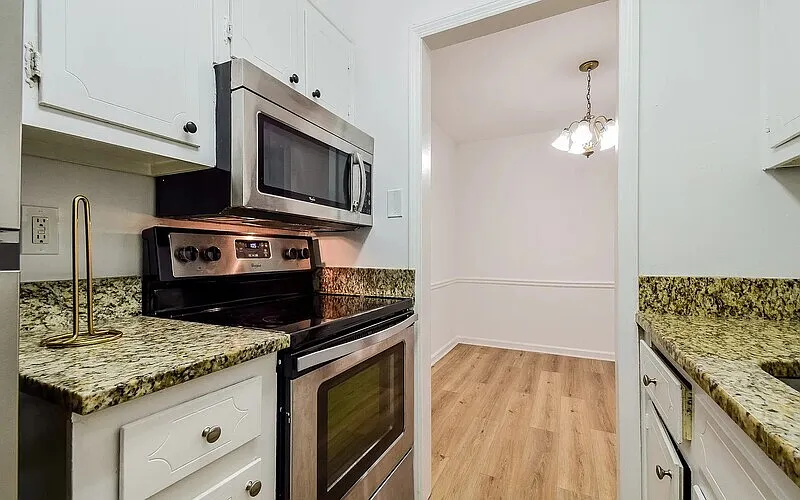 2 bed, 812 sqft, $1,650 — Photo 4