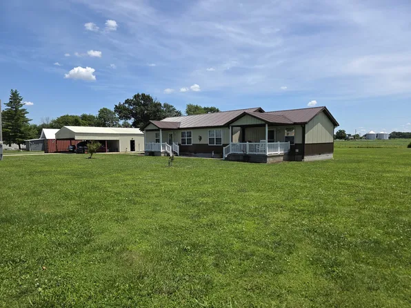 201 E 3rd St, Sailor Springs, IL 62824