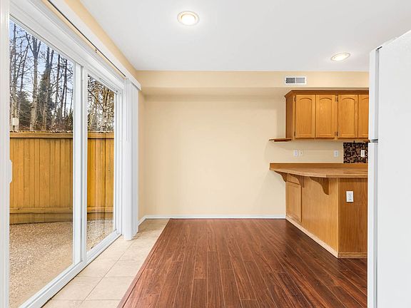 3rd image of 3225 156th St SW APT 7