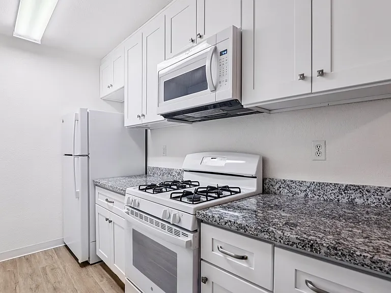 Le Tournesol Apartments — Photo 9