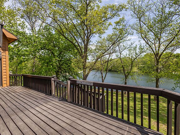 4th image of 17759 Woods Dr