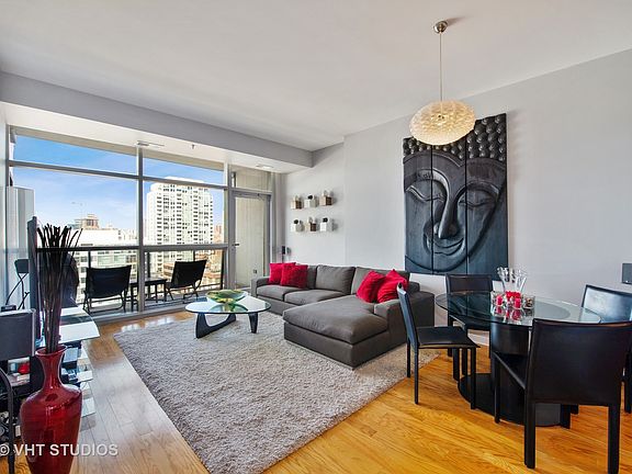 4th image of 303 W Ohio St APT 1508