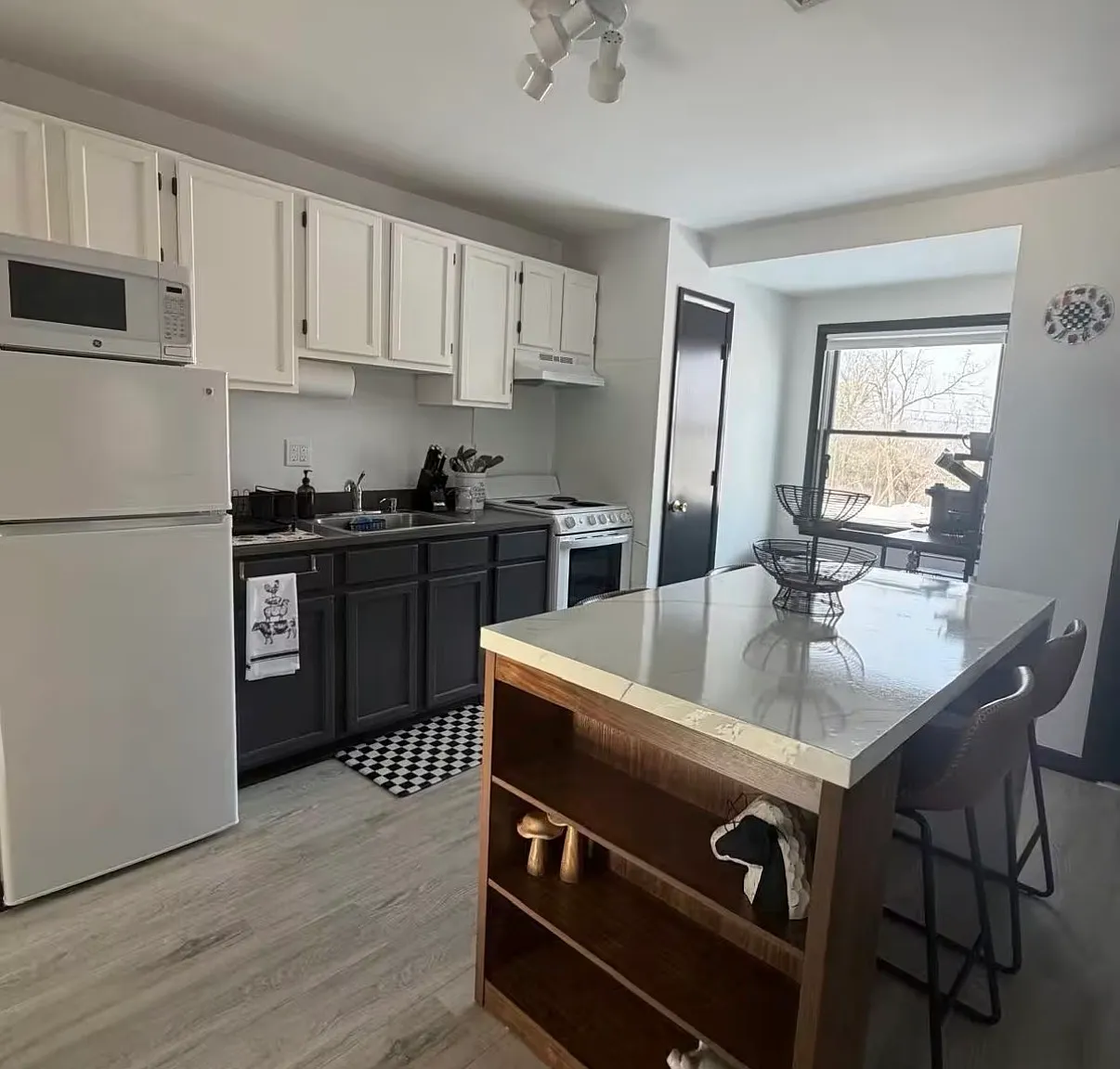 1 bed, 750 sqft, $1,850 — Photo 2