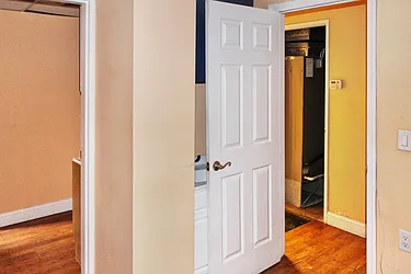 Sold by Thomas Lipovetsky, LREB