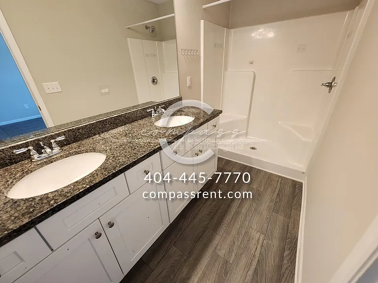 228 Lyndon Way NW — Photo 16