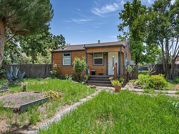 3rd image of 3966 Golden Gate Avenue