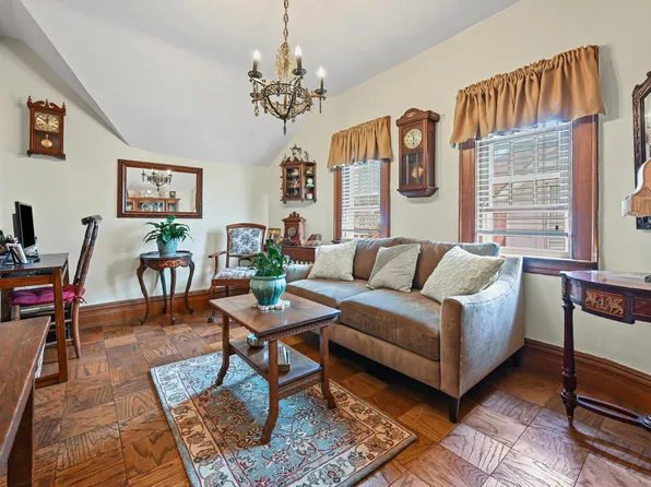 1026 East 2nd Street image 25 of 32