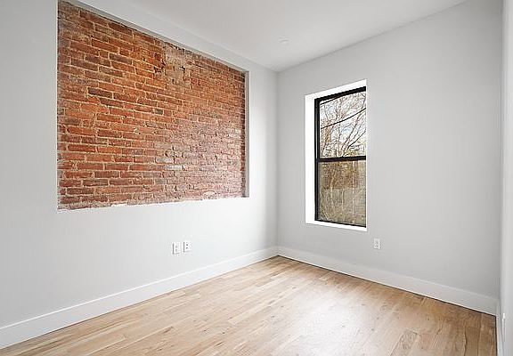 3rd image of 255 W 131st St #3F