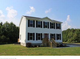 8 S Town Farm Rd, Oxford, ME 04270